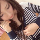 美乳の不倫人妻が騎乗位で喘ぐハメ撮りシーン、一番エロいのはコレ[26枚]