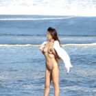 人妻嫁が海でヘンタイ露出してる画像がたまらんエロさ[36枚]