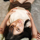 【VR】俺のことが好きすぎるJDと不倫中、イチャラブ見つめ合いご奉仕生中SEXでザーメン搾り取りながら僕に妻との離婚を求めてくる 沙月ふみの【8K】 【画像＋動画】